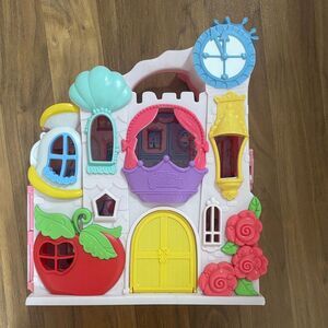 Disney Pink Princess Fold and Go Castle with 6 Princess Sophia Characters